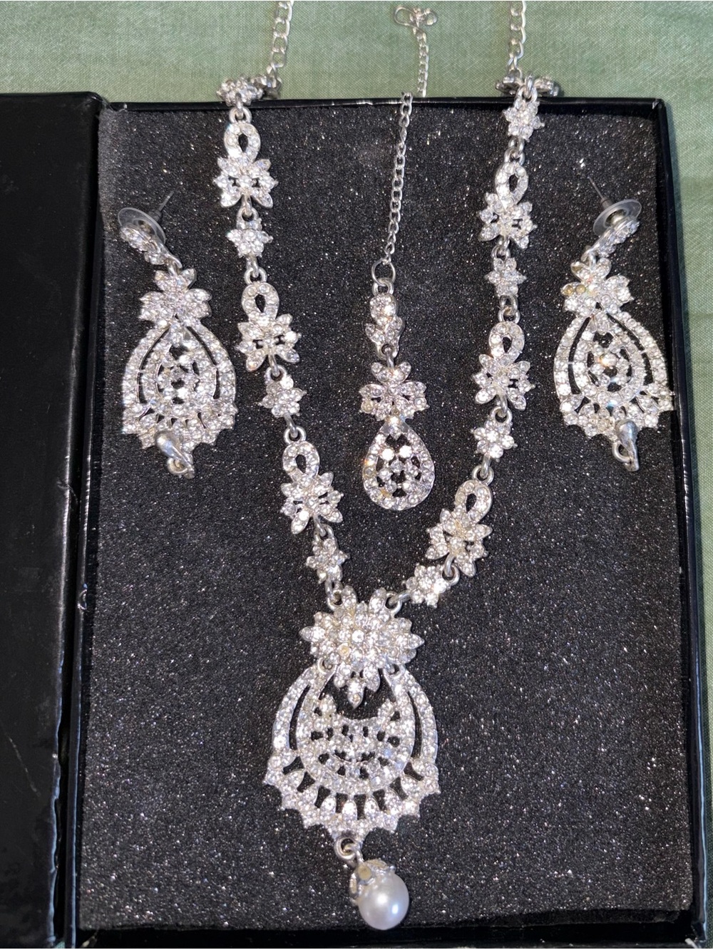 Indian Elegant Silver-Tone Crystal Necklace and Earring Set with Pearl Accent